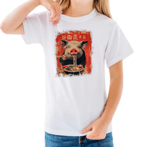 Camiseta Infanto Juvenil Porco comendo Lamen - Imagem 3