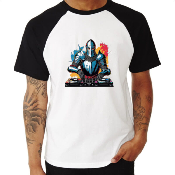 Camiseta Raglan Cavaleiro Medierval DJ - Imagem 3