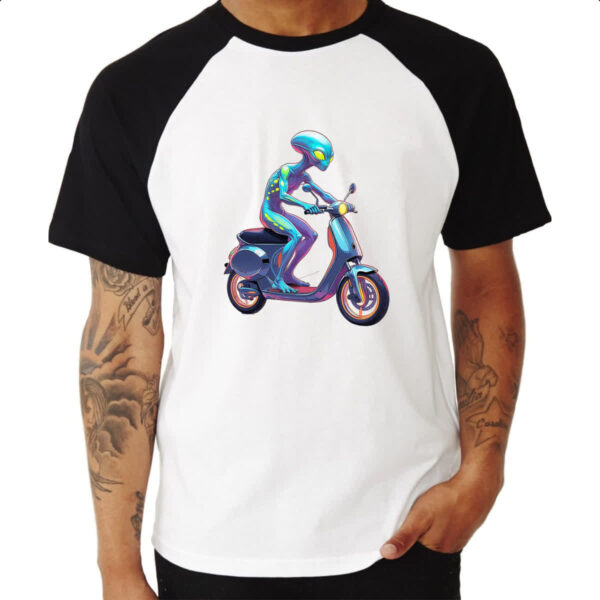 Camiseta Raglan ET andando de moto - Imagem 3