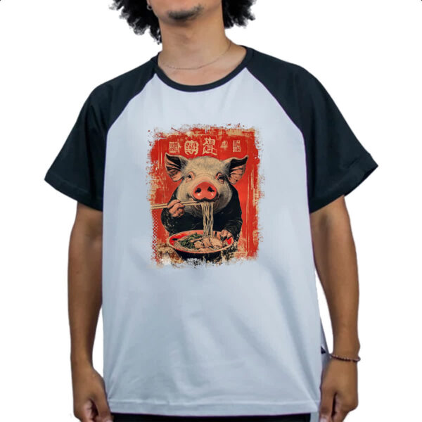 Camiseta Raglan Porco comendo Lamen - Imagem 4