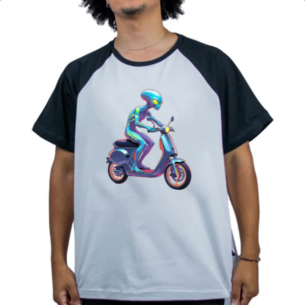 Camiseta Raglan ET andando de moto - Imagem 4