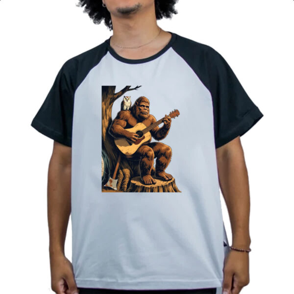 Camiseta Raglan Pe grande tocando violao - Imagem 4