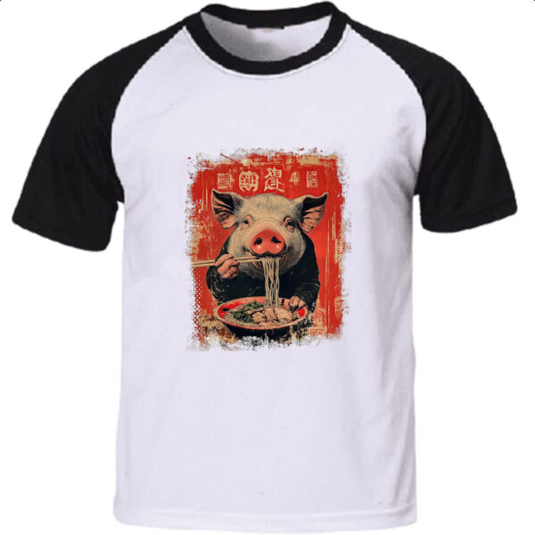 Camiseta Raglan Porco comendo Lamen
