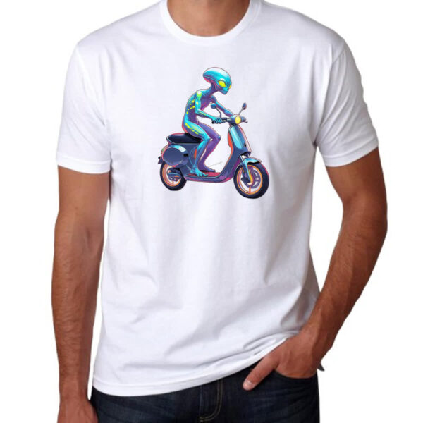 Camiseta Unissex ET andando de moto - Imagem 3