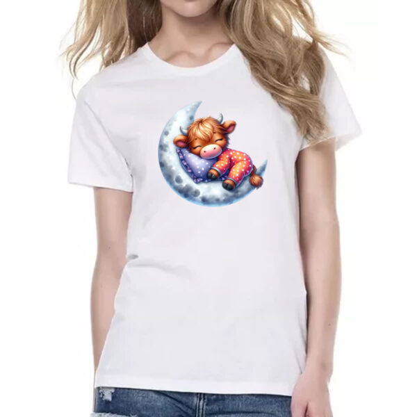 Camiseta Baby Look Cute Bufalo dormindo na Lua - Imagem 2
