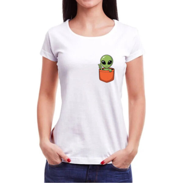 Camiseta Baby Look Alien no bolso laranja - Imagem 3