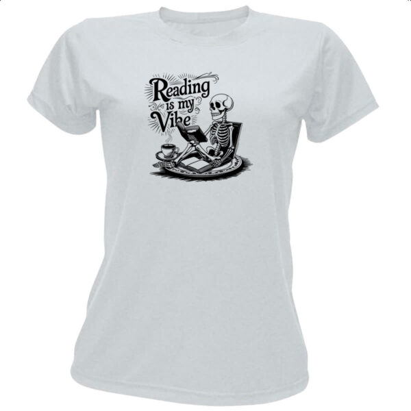 Camiseta Baby Look Caveira Reading is my vibe