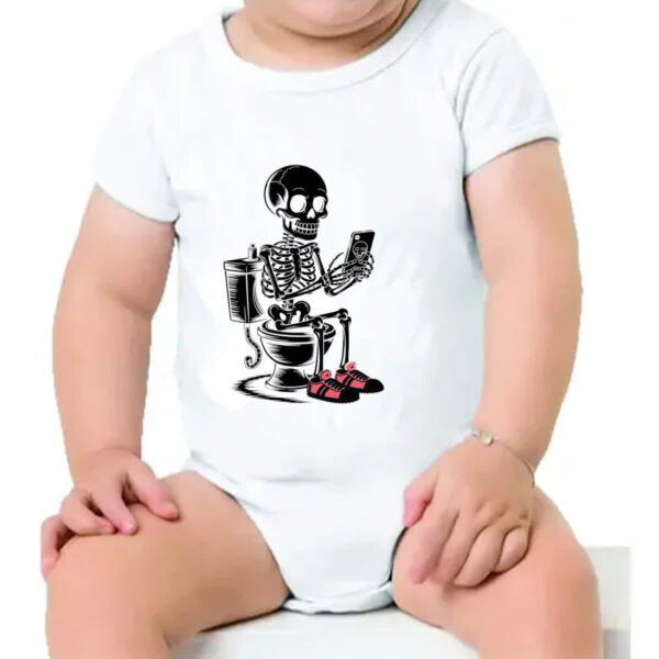 Body infantil Esqueleto na Sala de Forca - Imagem 4