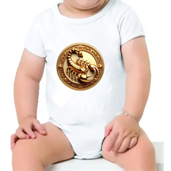 Body infantil Signo de Escorpiao moeda de ouro - Imagem 4