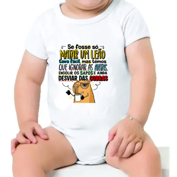 Body infantil Capivara Matar um leao - Imagem 4