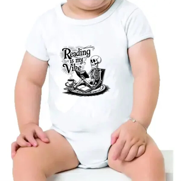 Body infantil Caveira Reading is my vibe - Imagem 4