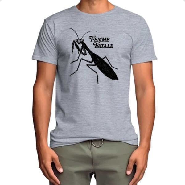 Camiseta Cinza Louva Deus Femme Fatale - Imagem 4