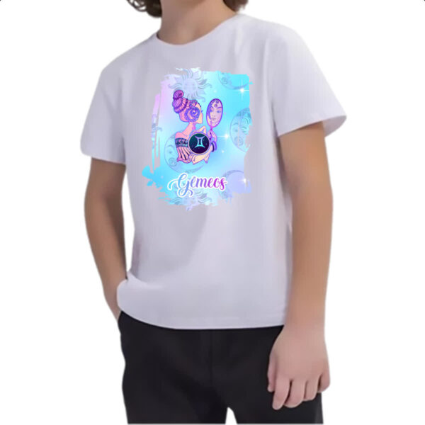 Camiseta Infanto Juvenil Gemeos fundo zodiacal - Imagem 2