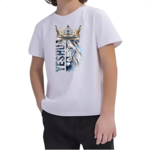 Camiseta Infanto Juvenil Yeshua Leao de Juda Azul Coroa - Imagem 2