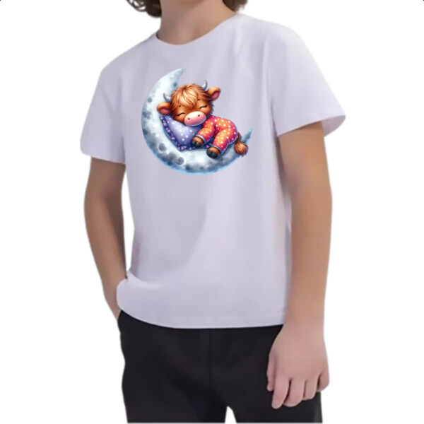 Camiseta Infanto Juvenil Cute Bufalo dormindo na Lua - Imagem 2