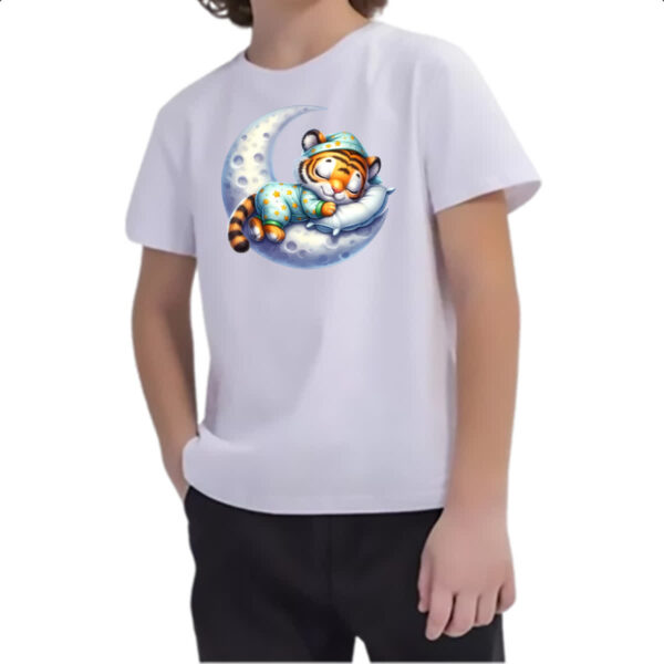 Camiseta Infanto Juvenil Cute Tigre dormindo na Lua - Imagem 2