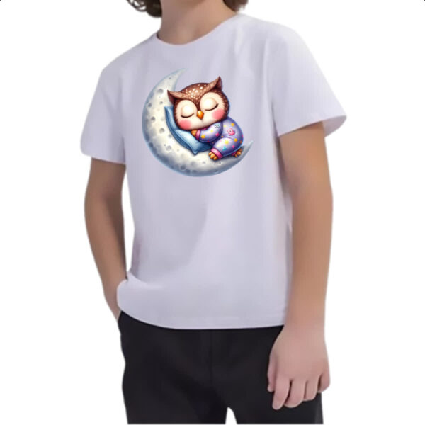 Camiseta Infanto Juvenil Cute Coruja dormindo na Lua - Imagem 2