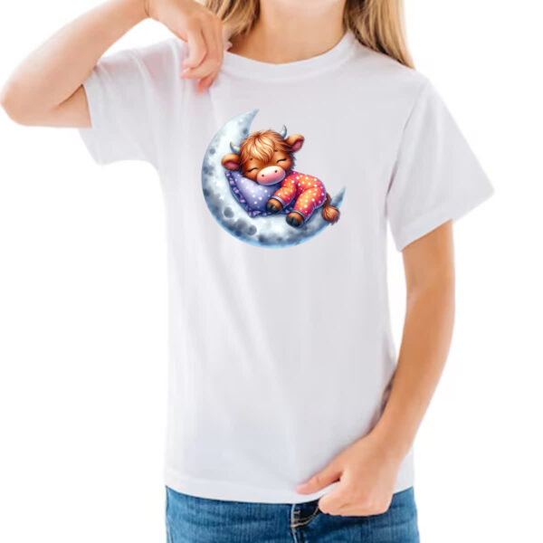 Camiseta Infanto Juvenil Cute Bufalo dormindo na Lua - Imagem 3