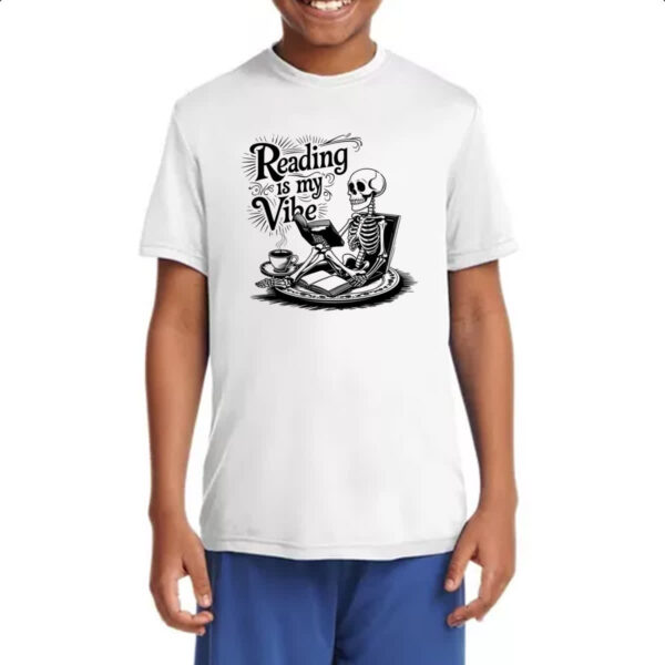 Camiseta Infanto Juvenil Caveira Reading is my vibe - Imagem 4