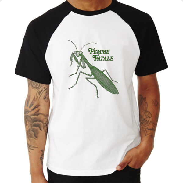 Camiseta Raglan Louva Deus Femme Fatale - Imagem 3