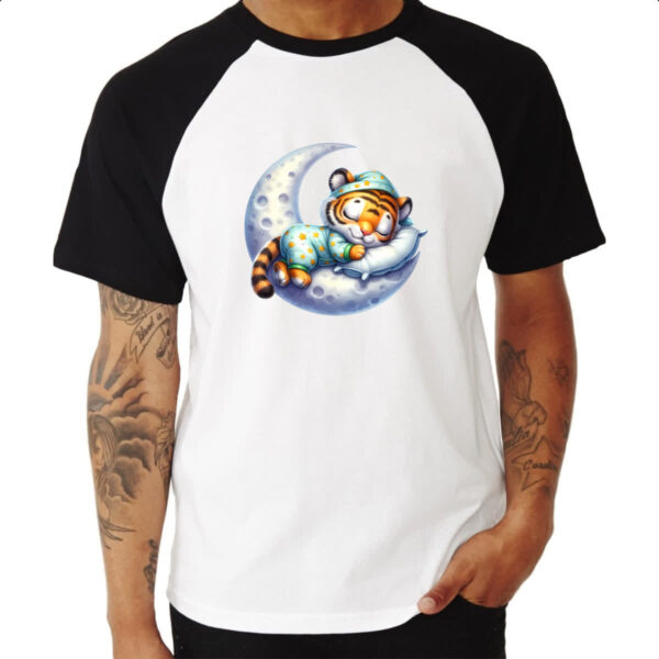 Camiseta Raglan Cute Tigre dormindo na Lua - Imagem 3