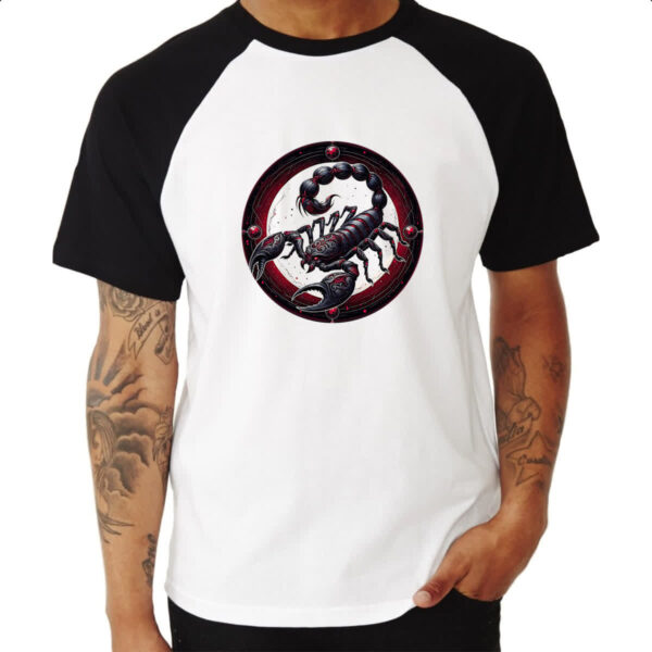 Camiseta Raglan Signo Gotico de Escorpiao - Imagem 3