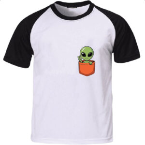 Camiseta Raglan Alien no bolso laranja