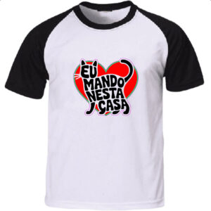 Camiseta Raglan Silhueta gato manda na casa