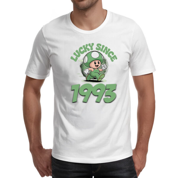 Camiseta Unissex Lucky Since 1993 - Imagem 2