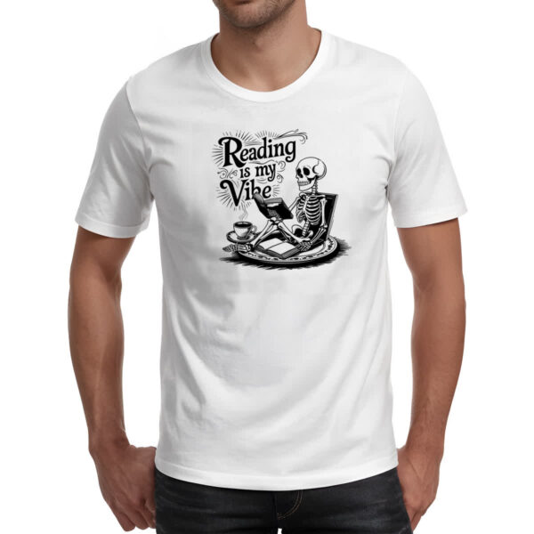 Camiseta Unissex Caveira Reading is my vibe - Imagem 2