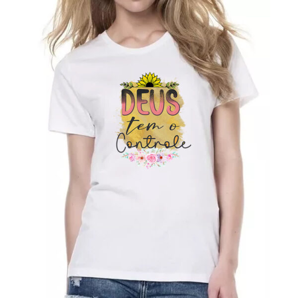 Camiseta Baby Look Gospel Deus tem controle - Imagem 2