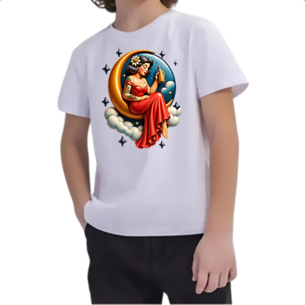 Camiseta Infanto Juvenil Diva na Lua tomando uma - Imagem 2