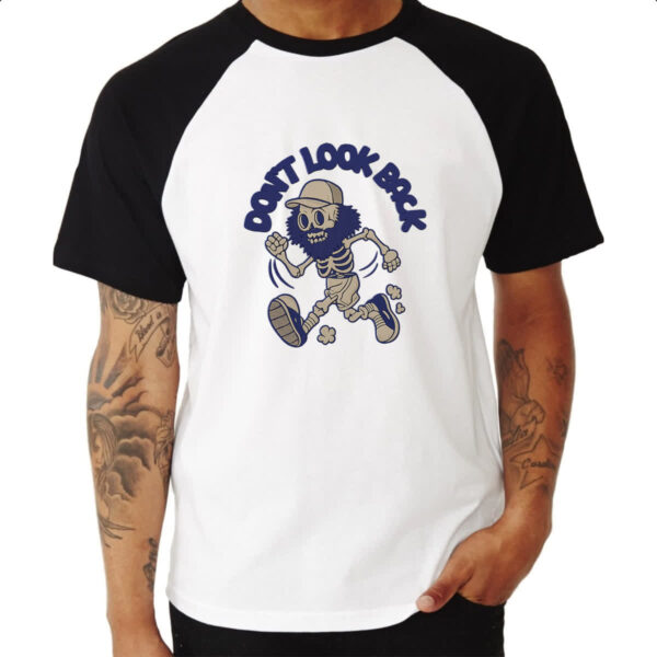 Camiseta Raglan Nao olhe pra tras - Imagem 3