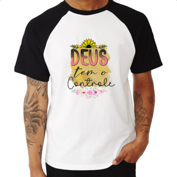 Camiseta Raglan Gospel Deus tem controle - Imagem 3