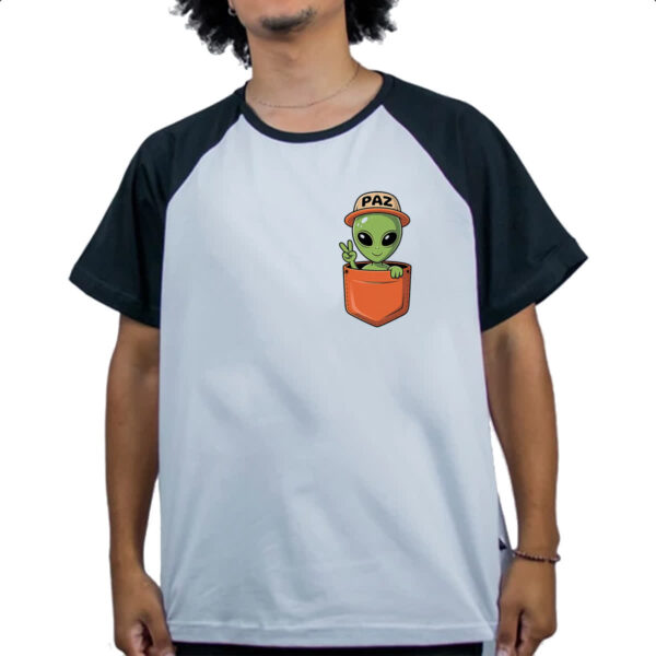 Camiseta Raglan ET paz e amor no bolso - Imagem 4