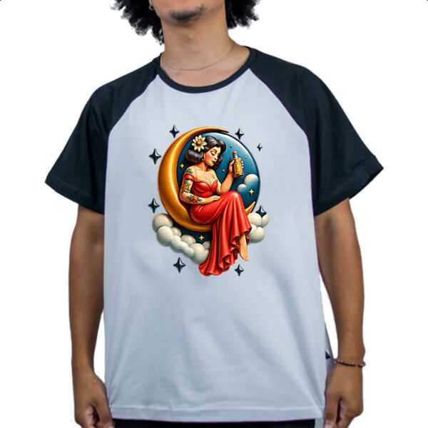 Camiseta Raglan Diva na Lua tomando uma - Imagem 4