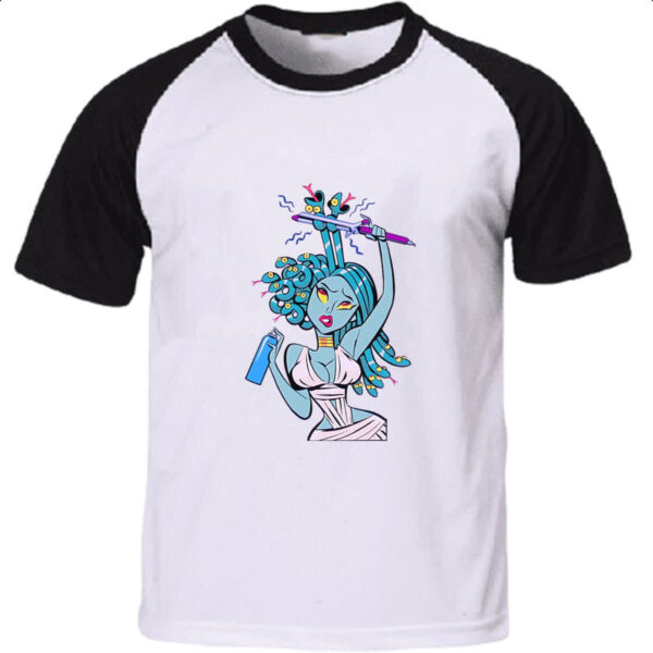 Camiseta Raglan Medusa fazendo Chapinha