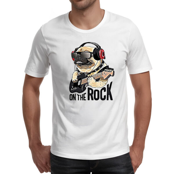 Camiseta Unissex Pug on the Rock - Imagem 2
