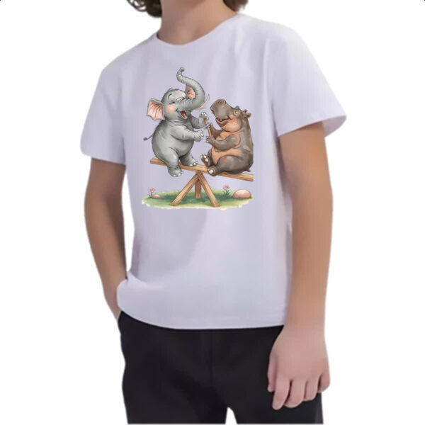 Camiseta Infanto Juvenil Elefante e Hipopotamo na gangorra - Imagem 2