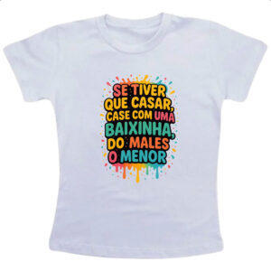 Camiseta Infanto Juvenil Case com uma baixinha